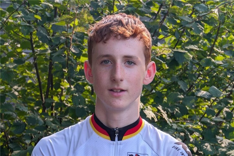 Robert Büdenbender unterwegs im Nationaltrikot bei der „TFJV“ im französischen Guéret.