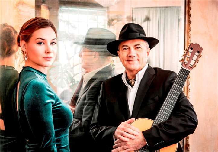 Roberto Moya und Nina Goldberg gastieren im Drehwerk 17/19 in Adendorf. Foto: Jürgen Bindrim