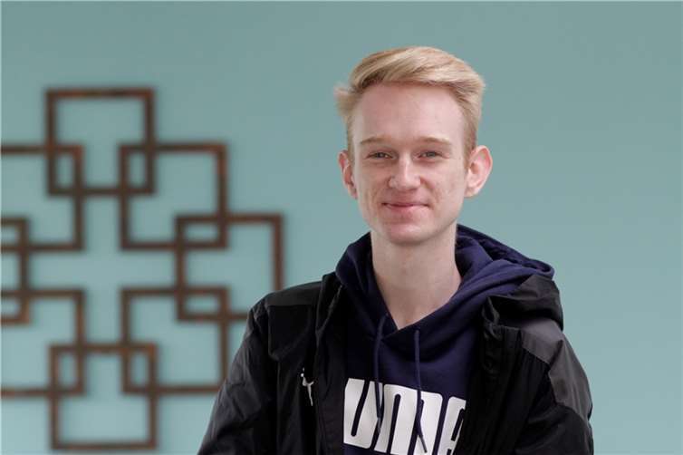 Robin Eichmann unterstützt in einem Freiwilligen Sozialen Jahr die Evangelische Jugendarbeit in und um Montabaur. Foto: Sabine Hammann-Gonschorek