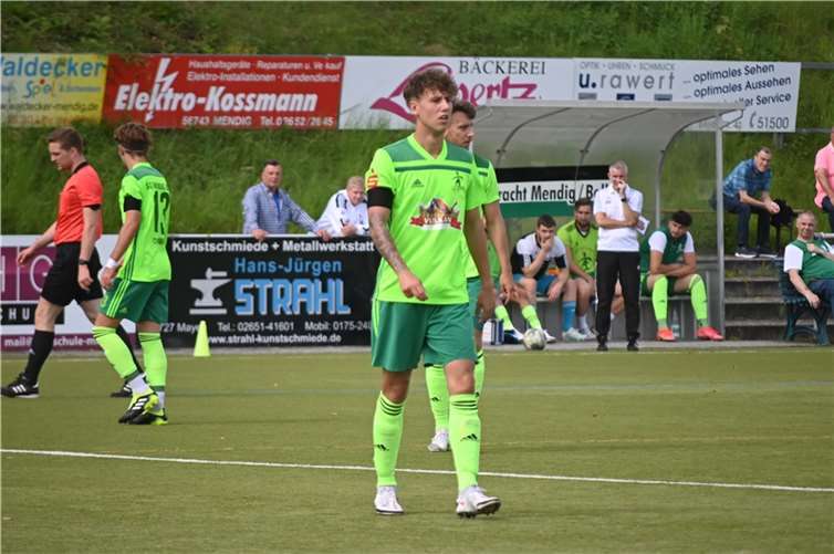 Robin Rohr, der Torhüter der SG Eintracht Mendig/Bell, verhinderte eine noch höhere Niederlage.Fotos: SK