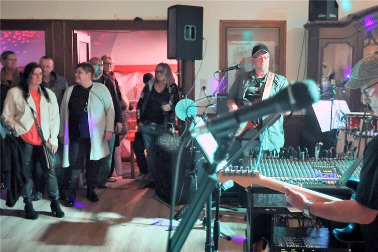 Rock-Klassiker vom Feinsten präsentieren Cross Section