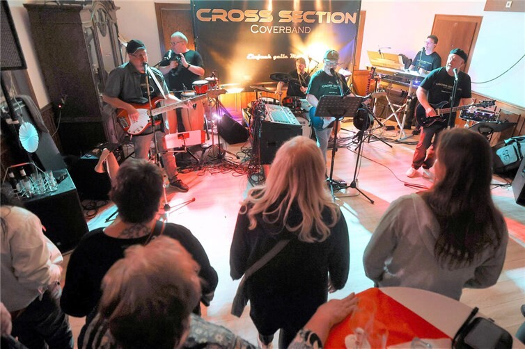 Rock-Klassiker vom Feinsten präsentieren Cross Section