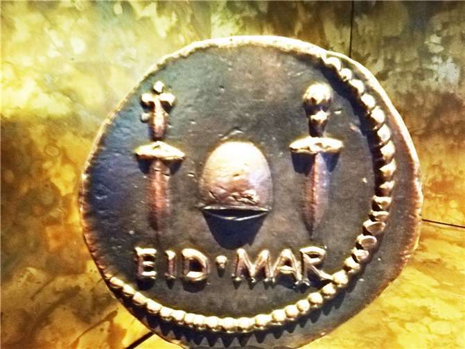 Römische Münze des Cäsarmörders Brutus, Geldmuseum der Deutschen Bundesbank, Frankfurt. Foto: Claudia Gesell