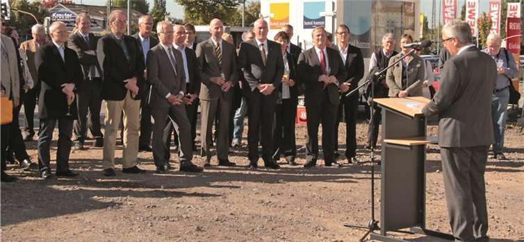 Roger Lewentz dankte für die gute Zusammenarbeit und überbrachte Grüße der Ministerpräsidentin.AND