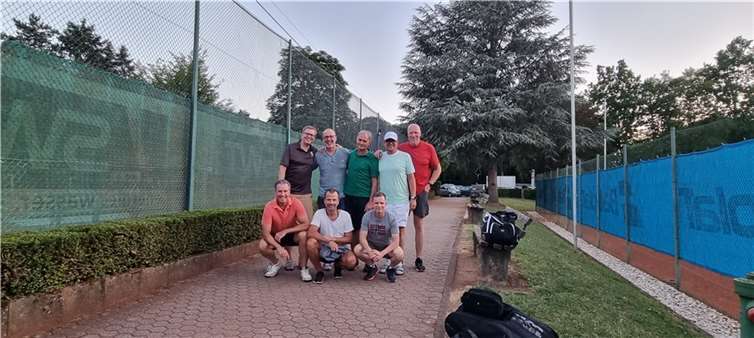 Roland Heuser, Sönke Langhoff, Ralf Mergenthal, Bernd Holstein, Frank Braun, Alexander Simon, Martin Schwickerath und Stephan Unland.  Foto:privat