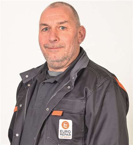 Rolf Kreier (Werkstattleiter).