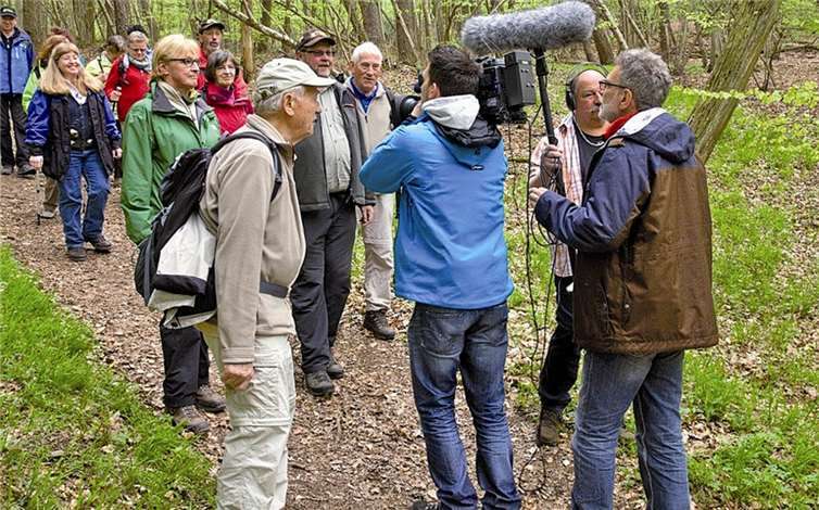 Rolf und Renate Lück, die sich über den Eifelverein kennengelernt haben, im Fernsehinterview.Eifelverein