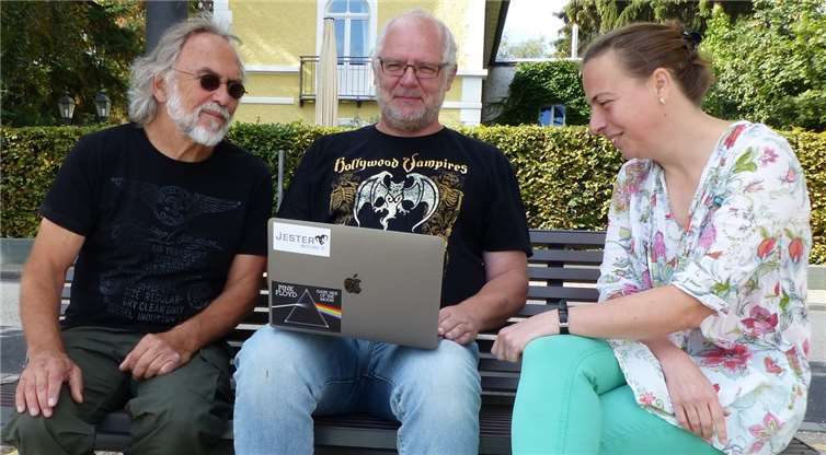 Rolf vom Stein (Mitte) im Gespräch mit den Kripper Grünen Stefani Jürries und Jörg Dargel. privat