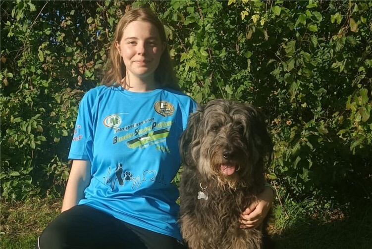 Ronja Nengelken und ihr Hund Loki. Foto:privat