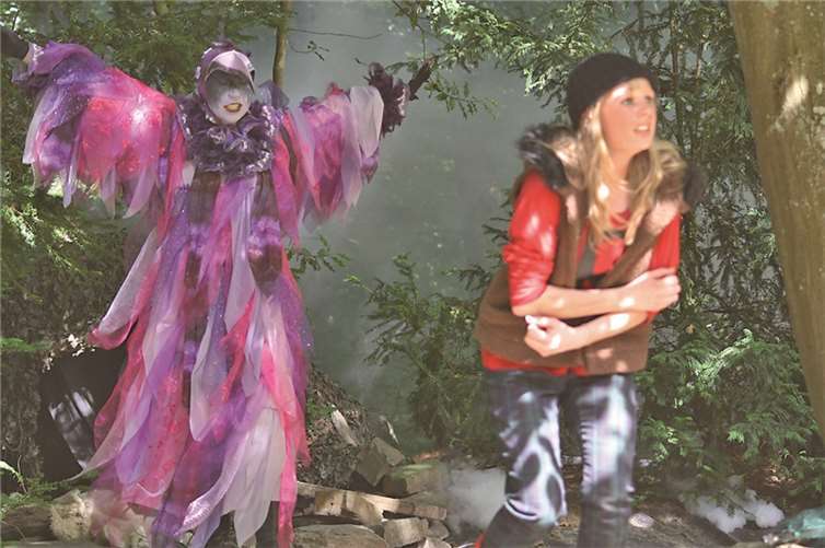 Ronja wird von den Wilddruden bedroht. Freilichtbühne Schuld