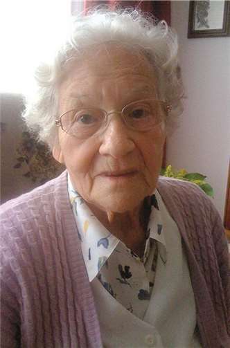 Rosa Dernbach feiert ihren 90. Geburtstag. privat