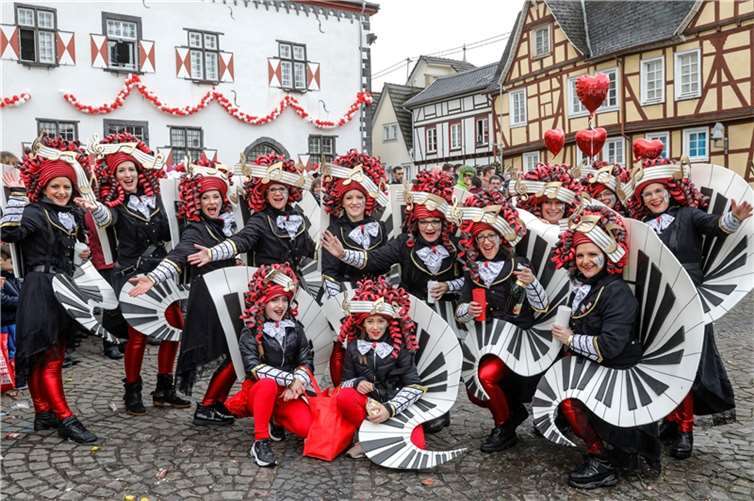 Rosenmontagszug Linz 2019