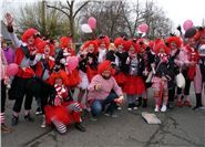 Rote Haare sind wieder modern – so die Meinung dieser tollen Fußgruppe.