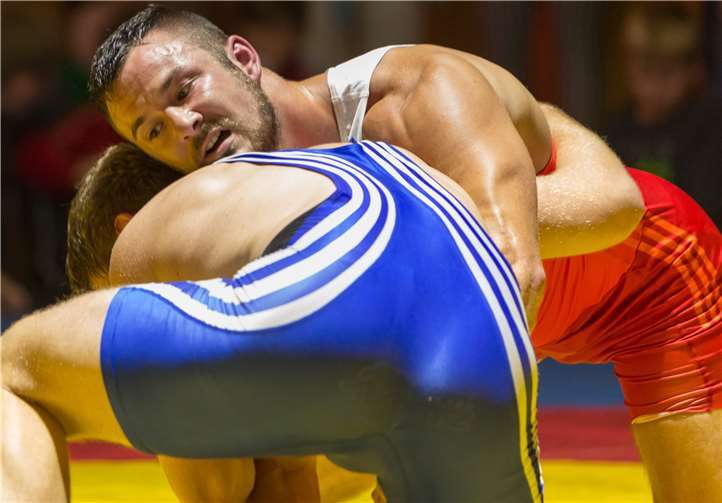 Rotes Trikot Dominic Zeigermann WKG Metternich/Rübenach/Boden; Blaues Trikot Vladislaw Schmalzel AV Speyer. Fotos: Markus Hartenfels