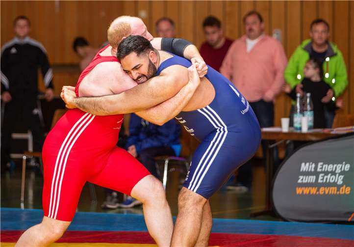 Rotes Trikot: Kevin Kreutz, WKG Metternich/Rübenach/Boden.