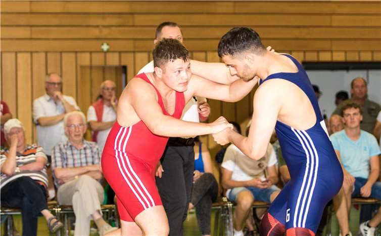 Rotes Trikot Tim Kissner WKG Metternich/Rübenach/Boden. Foto: Markus Hartenfels