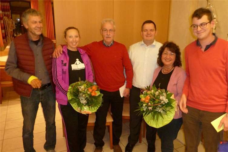 Rudi Vogel, Tanja Klottka, Winfried Aldenhoven, Michael Krings, Helga Hesse, Immanuel Roiu (von links) bei der Jahreshauptversammlung des Vereins. privat