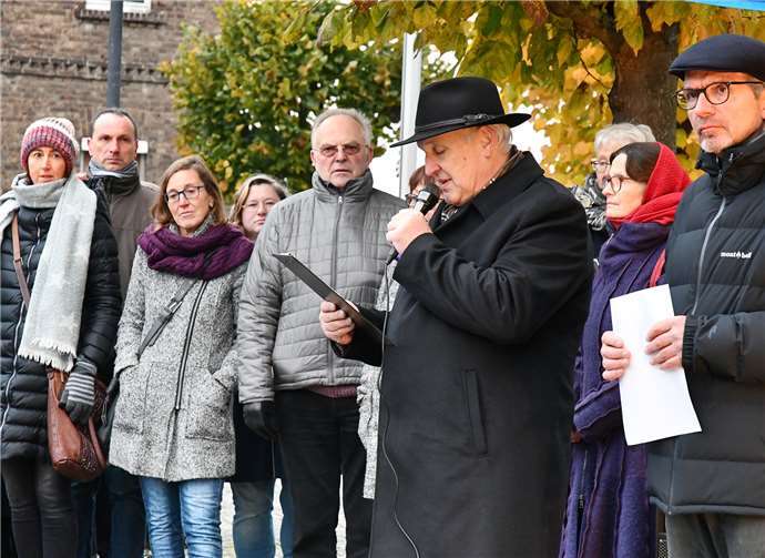 Rudolf Menacher und Uli Martin übernahmen die Begrüßung der „Stolpergang“-Teilnehmer.