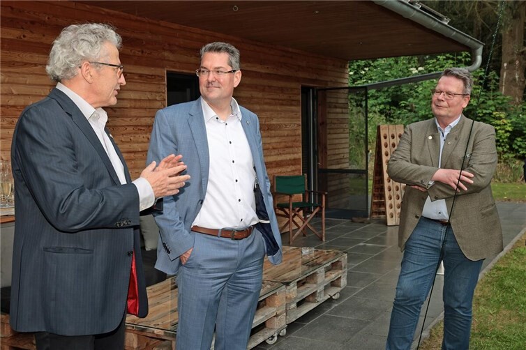 Rückblick auf die Jahresaktivitäten: v.l.: Dr. Matthias Kötting,. Dr. Jens Böhle, re.: RC-Medienbeauftragter Rolf Schlipköter 