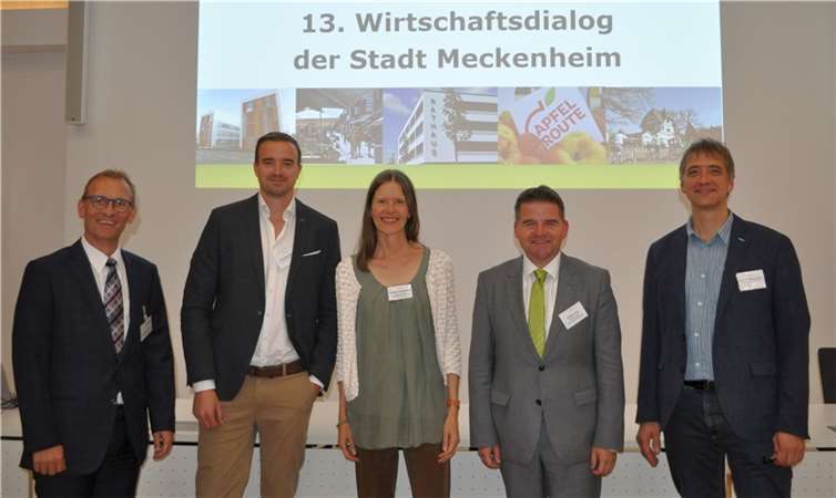 Rückten das Thema Nachhaltigkeit in den Fokus, von links: Wirtschaftsförderer Dirk Schwindenhammer, Nico Sauerland, Francis Hugenroth, Bürgermeister Holger Jung und Prof. Dr. Mathias Wirtz. Foto: Stadt Meckenheim