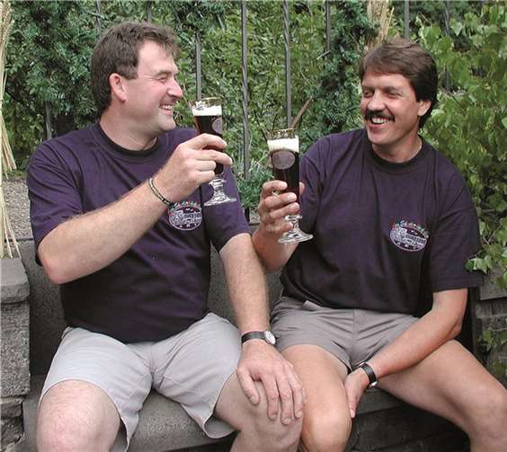 Rufen am 3. August zum letzten Sünderbänkchenfest in den Mendiger Brunnenpfad auf: Die beiden „Obersünder“ Wolfgang Kranz und Franz Weiler (v.l.)