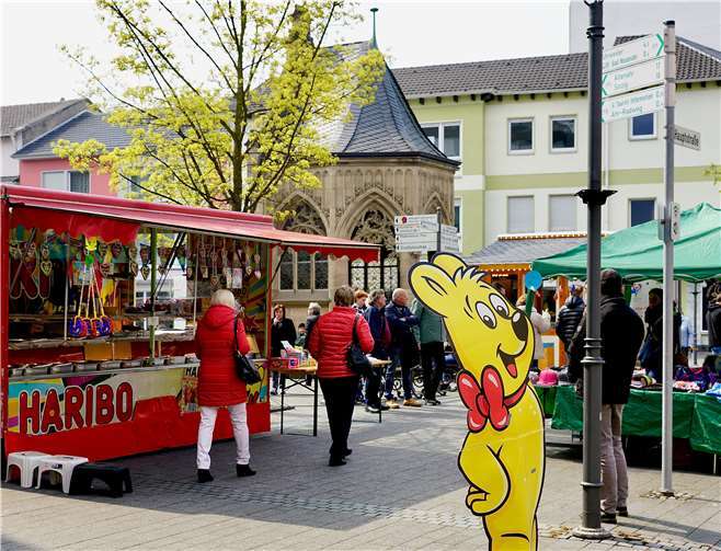 Rummelplatzstimmung herrschte in der Innenstadt von Bad Neuenahr.