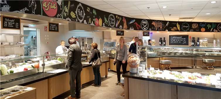 Rund 1000 Quadratmeter groß ist das „Schlemmer Restaurant“ und bietet etwa 300 Gästen Platz. privat