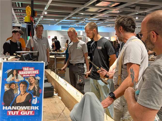 Rund 120 Aussteller präsentierten ihre Ausbildungsangebote auf dem Messegelände.  Fotos: KS