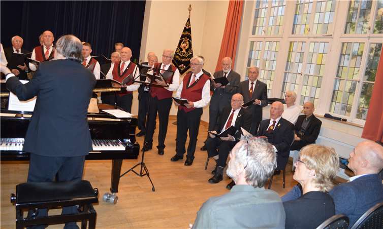 Rund 130 Gäste waren ins Gemeindehaus gekommen.