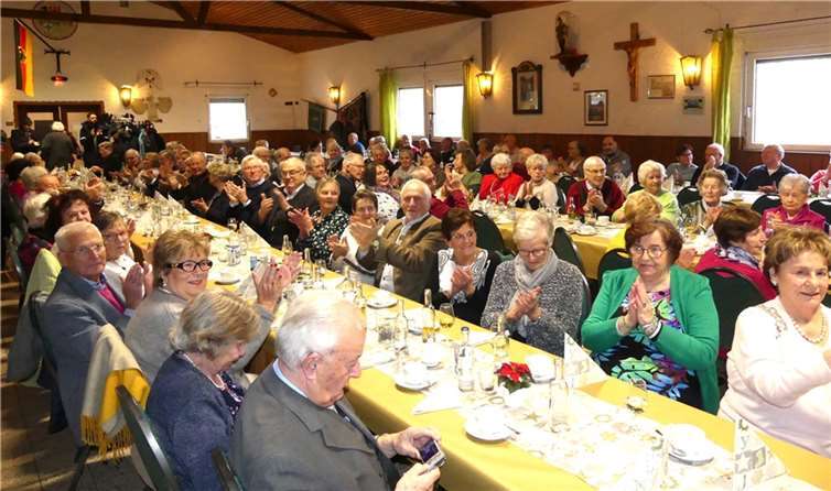 Rund 150 Escher Seniorinnen und Senioren trafen sich zu ihrem traditionellen Nachmittag in der Schützenhalle.  Fotos: TE