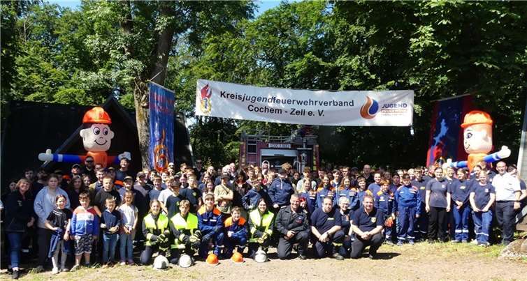 Rund 180 Kinder und Jugendliche aus der 13 Cochem-Zeller Jugendfeuerwehren nahmen am Zeltlager des Kreisjugendfeuerwehrverbandes teil. Fotos: TE