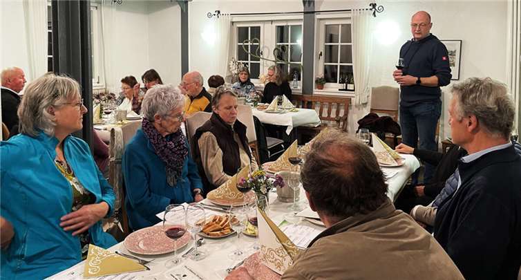Rund 20 Gäste nahmen am „Französischen Abend“ im Viergiebelhaus teil.  Fotos: privat
