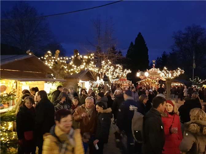 Rund 20 Stände laden in diesem Jahrzum gemütlichen Adventsbummel ein. Foto: privat