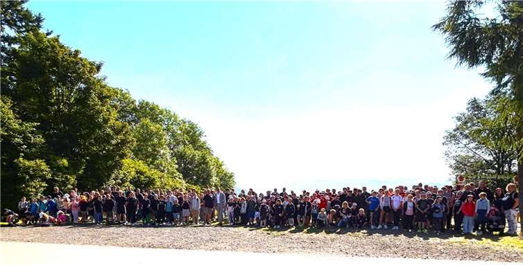Rund 270 Kinder- und Jugendliche waren der Einladung des Kreisjugendfeuerwehrverbandes MYK nach Klotten gefolgt.  Foto: Horst Klee