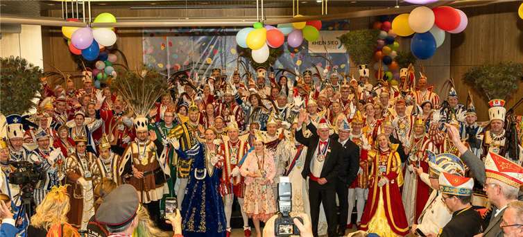 Rund 350 Karnevalisten kamen zum großen Prinzenempfang im Siegburger Kreishaus.  Foto: Rhein-Sieg-Kreis