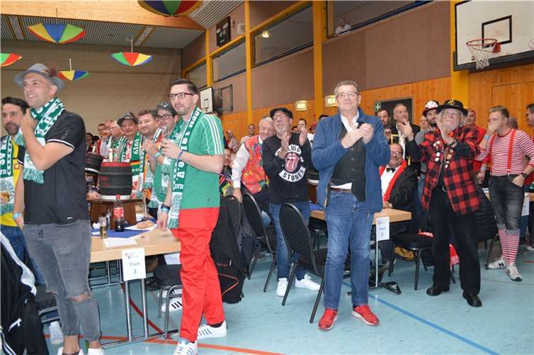 Erste Herrensitzung begeisterte Rund 360 Männer aus Remagen und Umgebung waren von der ersten Herrensitzung begeistert.