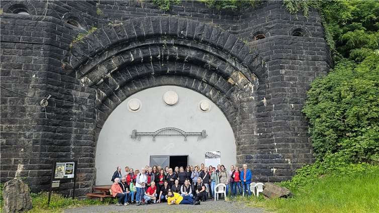 Rund 38 Möhnen trafen sich zur Wanderung.  Foto: privat