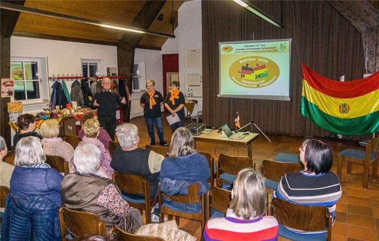 Rund 40 Interessierte informierten sich über die Aktivitäten der Reisegruppe in Bolivien. Fotos: privat