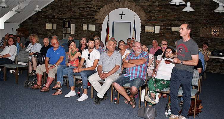 Rund 40 Sinziger waren in den Sitzungssaal des Rathauses gekommen.