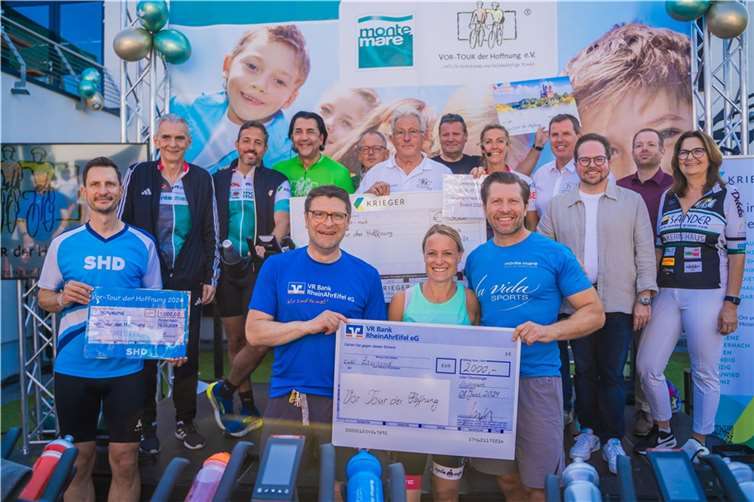 Rund 400 Teilnehmerinnen und Teilnehmer haben bei strahlendem Sonnenschein und mit viel guter Laune rund 10.000 Kilometer erradelt und so mehr als 20.000 Euro für krebskranke Kinder sammeln können. Foto: privat