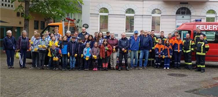 Rund 45 Helfer gefolgt waren dem Aufruf von Ortsvorsteher Wilfried Humpert gefolgt.  Foto: Stadt Remagen