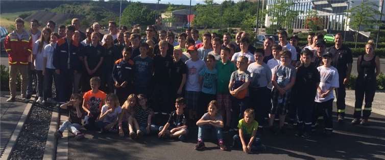 Rund 50 Jugendliche der Jugendfeuerwehr und des Jugendrotkreuz nahmen an dem Übungsnachmittag teil.