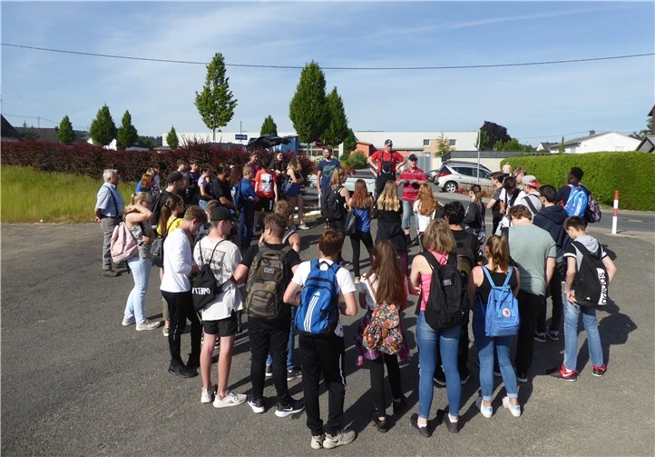 Rund 50 Personen nahmen am Arbeitseinsatz teil.