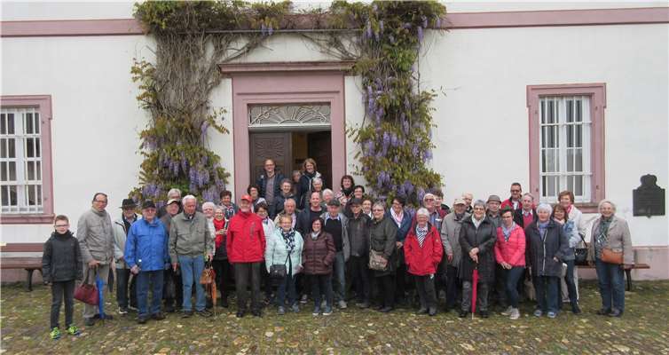 Rund 50 Personen waren in diesem Jahr auf einer „Genießer-Tour“ mit dem Obst- und Gartenbau Verein Mülheim.Fotos: privat