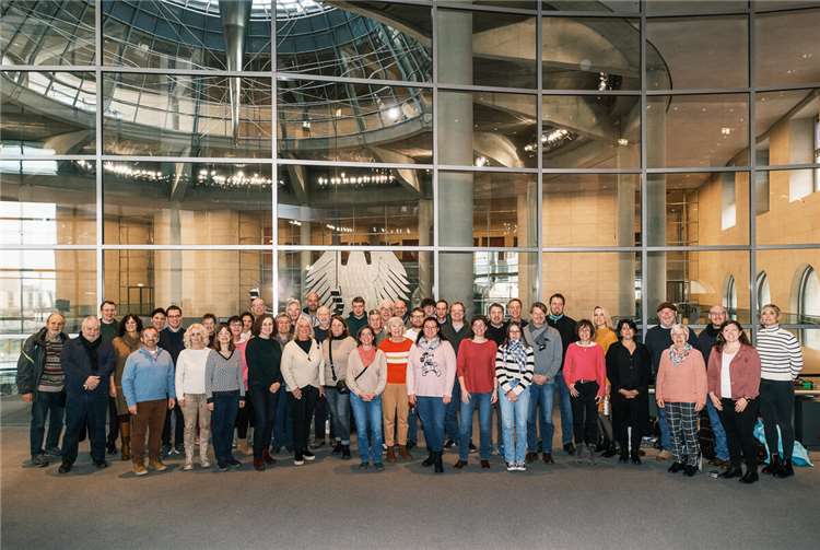 Rund 50 Politikinteressierte aus dem Wahlkreis Koblenz waren auf Einladung des SPD-Bundestagsabgeordneten Thorsten Rudolph im Bundestag zu Gast.Quelle: Bundesregierung/StadtLandMensch-Fotografie