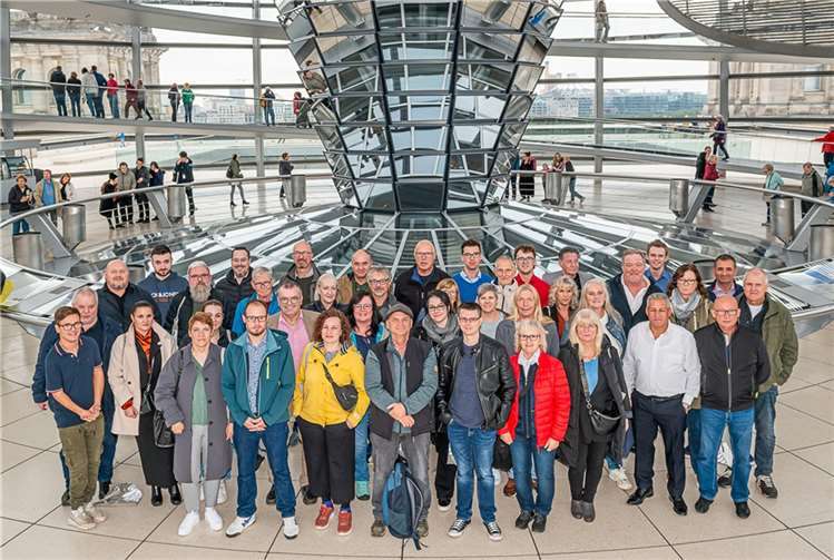 Rund 50 Politikinteressierte aus der Region um Koblenz waren auf Einladung des SPD-Bundestagsabgeordneten Thorsten Rudolph im Bundestag zu Gast. Quelle: Bundesregierung/StadtLandMensch-Fotografie