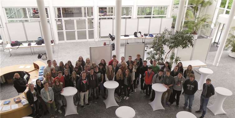 Rund 50 Schüler der Jahrgangsstufe 12 des Cochemer Gymnasiums zu Gast im DKFZ in Heidelberg.privat