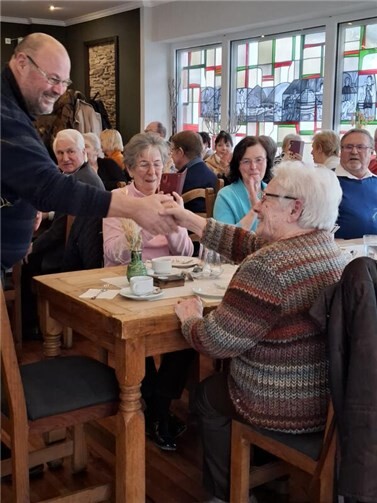 Rund 50 Seniorinnen und Senioren folgten Anfang Februar der Einladung der Ortsgemeinde Rech zur traditionellen Seniorenfeier im Restaurant St. Nepomuk. Foto: privat