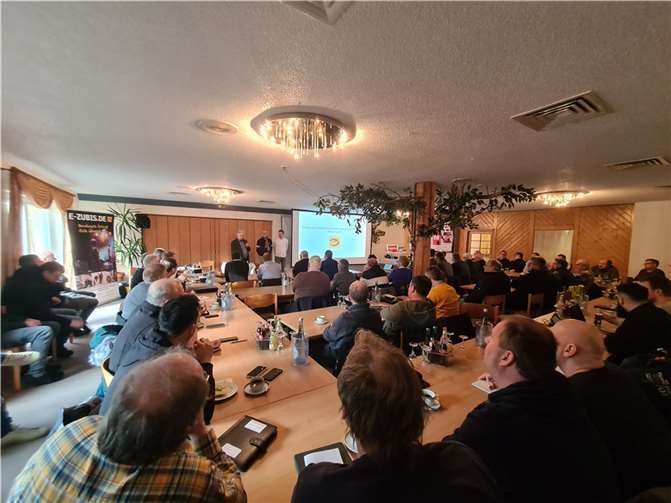 Rund 75 Innungsmitglieder nahmen teil.  Foto: Martin Reitz