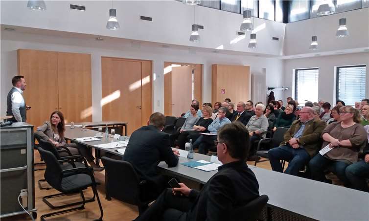 Rund 80 Fachkräfte tauschten sich auf der Regionalen Pflegekonferenz des Landkreises Mayen-Koblenz in Polch zum Thema Tagespflege aus.privat